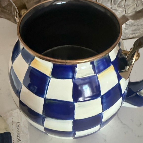 New MacKenzie Childs 2 quart Enameled Whistle Tea Kettle Courtly Blue check - Picture 6 of 9